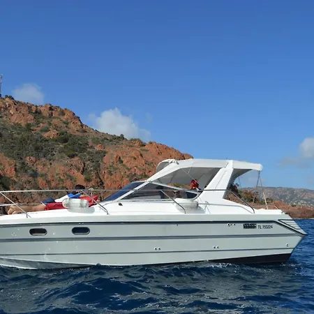 Houseboat *