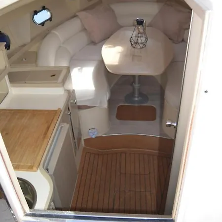 Båthotell Houseboat